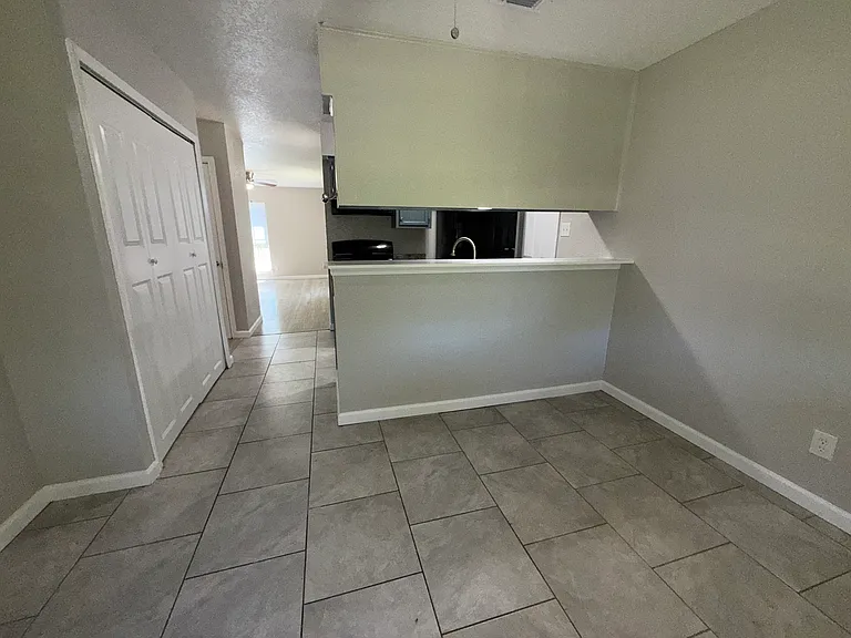 4911 Tennyson Dr — Photo 7