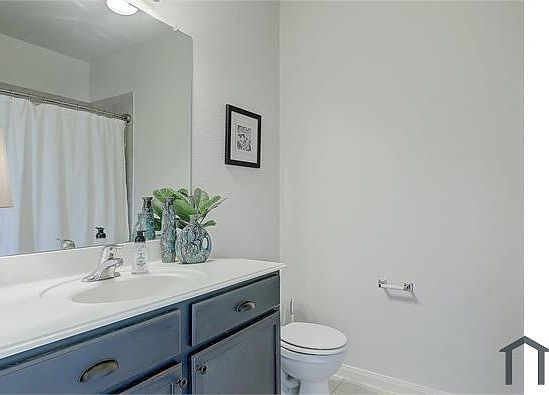 1st image of 1805 Persimmon Dr
