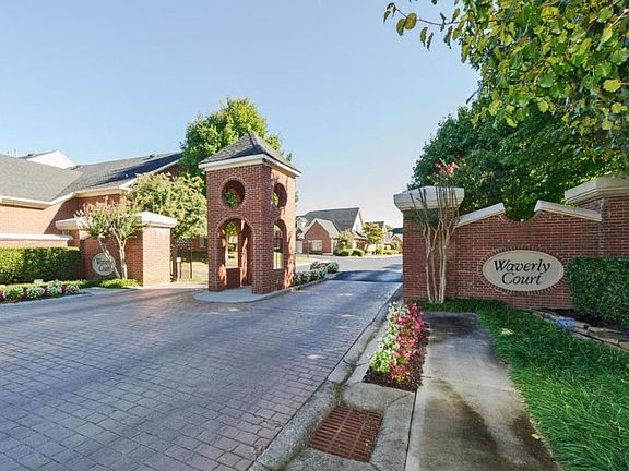 Waverly Court Entrace