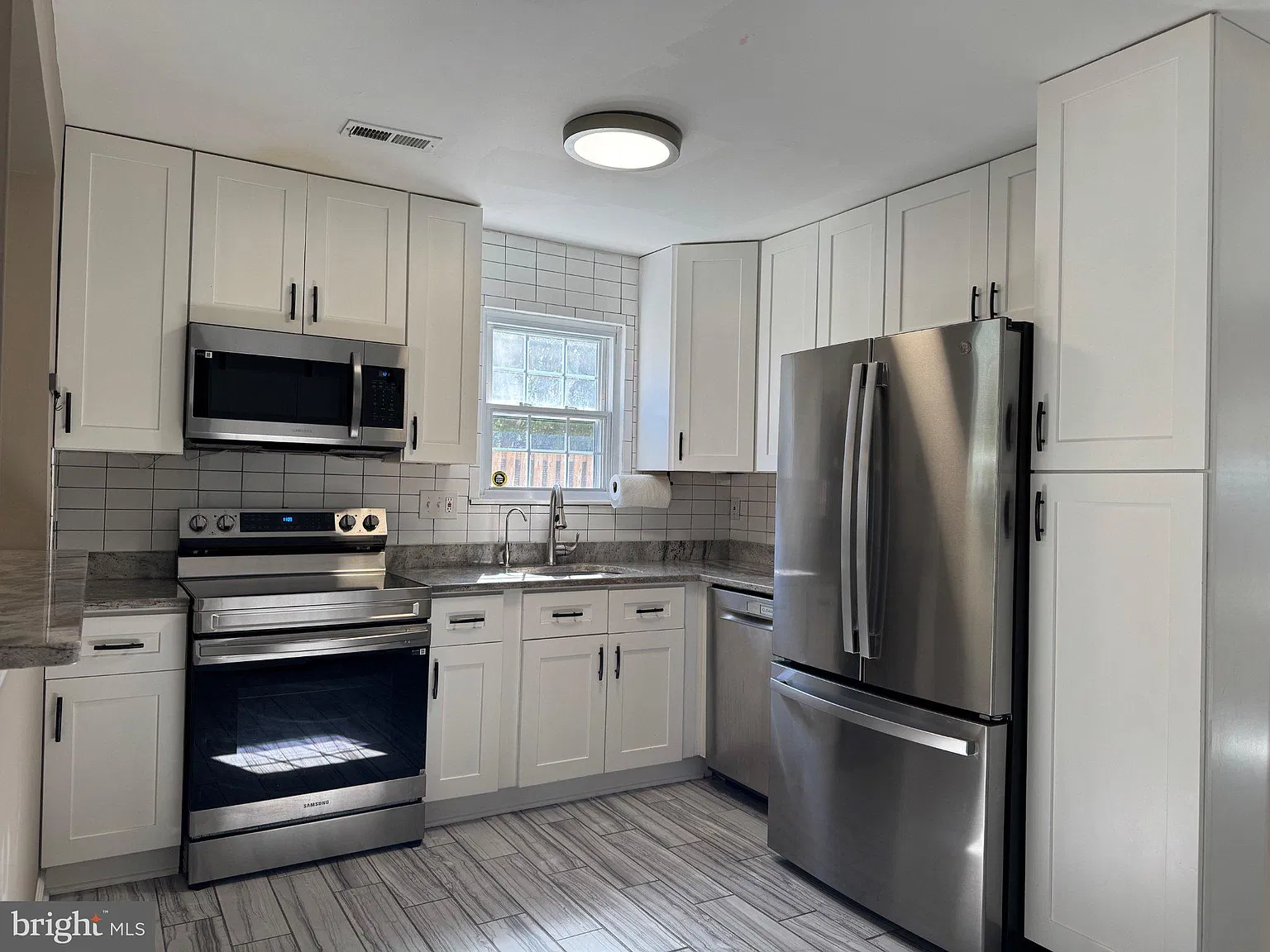 4 bed, 2.5 bath, 1910 sqft, $2,950 — Photo 4