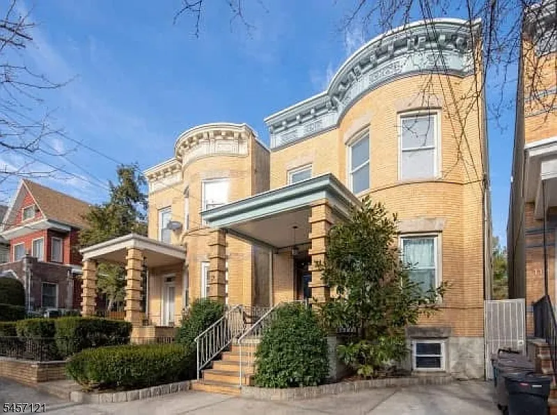 2 bed, 1.0 bath, 1000 sqft, $3,700 — Photo 3