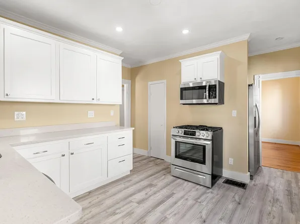 263 Pearl St #1, Newton, MA 02458