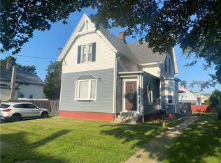 66 Cottage St, Warwick, RI 02886