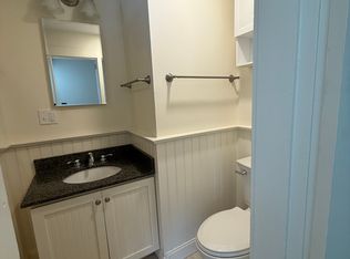 31 Park St APT 2, Freeport, ME 04032