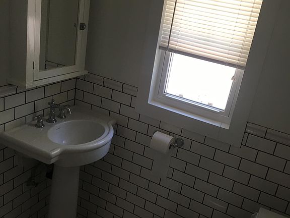 2nd image of 420 S Lassen St