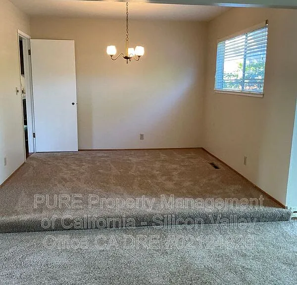 5655 Glen Haven Ct — Photo 3
