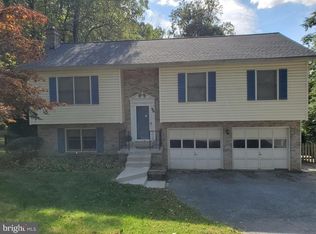 96 Panoramic Ln, Front Royal, VA 22630