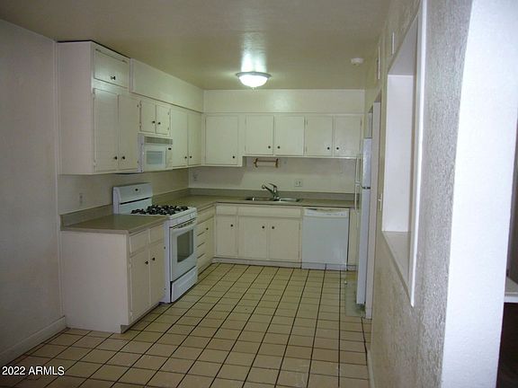 3rd image of 3240 E Sweetwater Ave