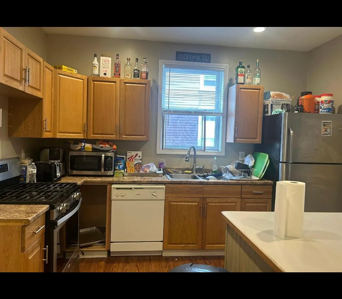 4 bed, 1500 sqft, $3,000 — Photo 1
