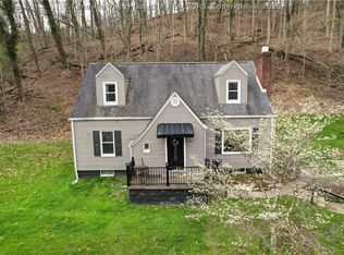 1054 Montrose Dr, South Charleston, WV 25303