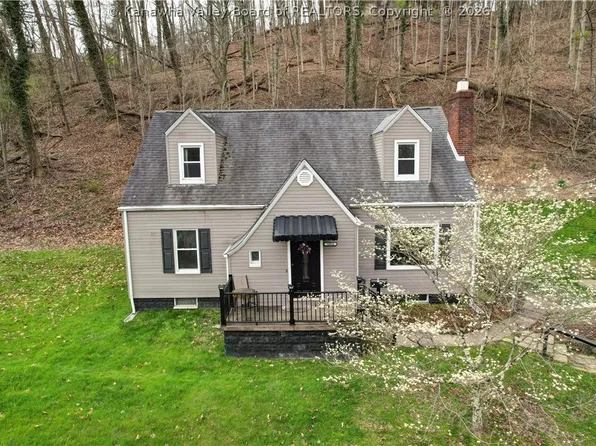 1054 Montrose Dr, South Charleston, WV 25303