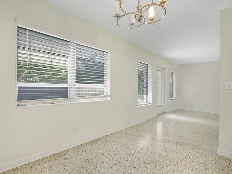 3410 Poinsettia Ave — Photo 10
