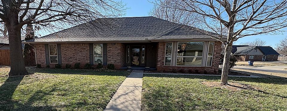 1st image of 2400 Southlawn Pl