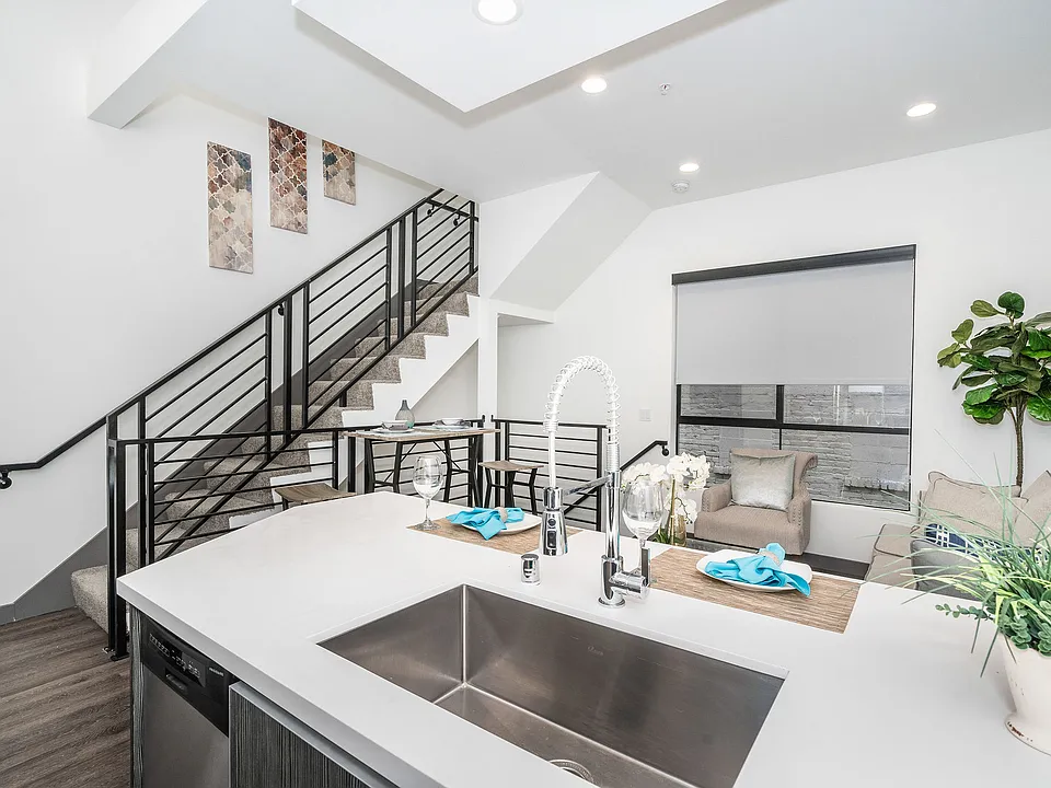1-bedroom Townhome - Staged