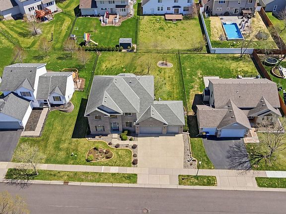 3rd image of 19906 Everhill Ave
