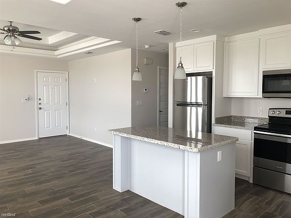 KITCHEN ISLAND
