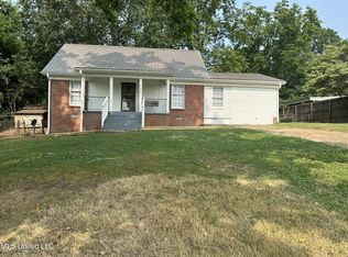 330 Cedar Dr, Holly Springs, MS 38635