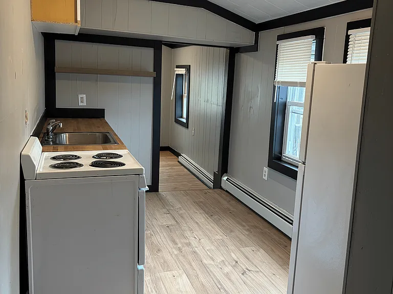 53 Clinton Ave — Photo 4