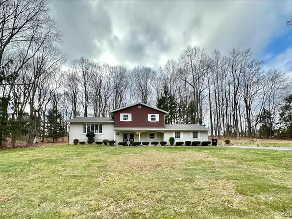 5320 Bachman Rd, Macungie, PA 18062