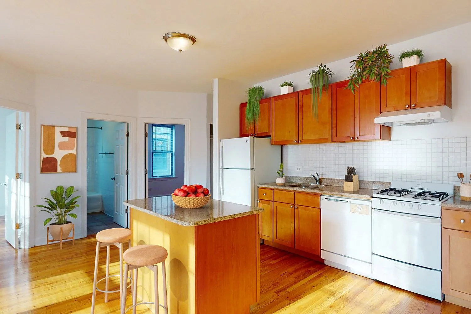 Woodlawn Court — Photo 1