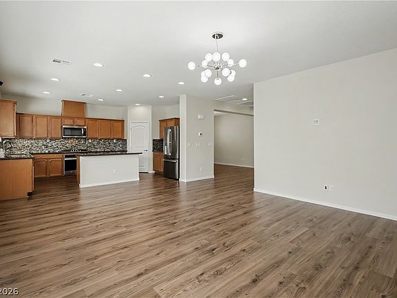 4th image of 7737 W Diablo Dr
