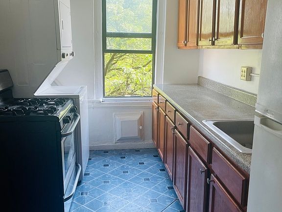 2nd image of 1040 Bushwick Ave APT A23