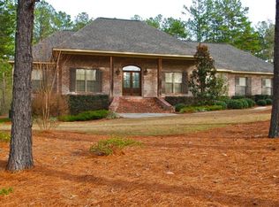 4 Crestwick Cir, Hattiesburg, MS 39402