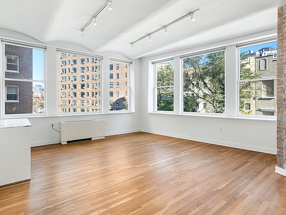 3rd image of 9 Barrow St APT 3G