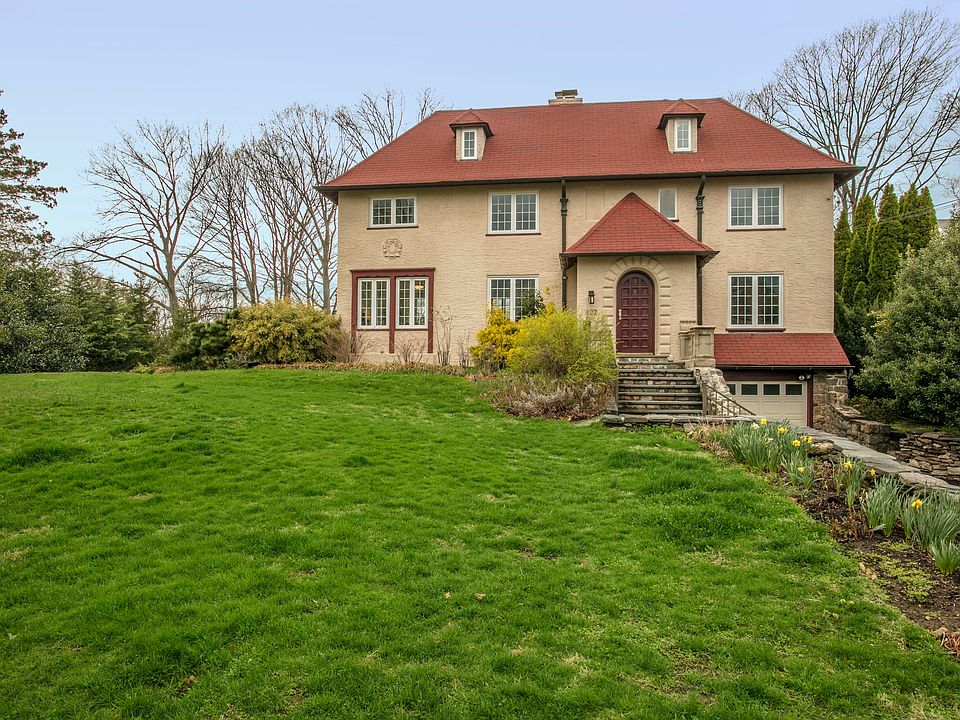 1st image of 822 The Parkway