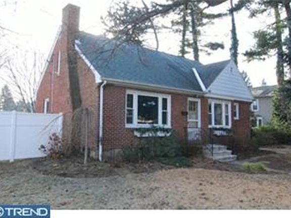 3rd image of 307 Edison St
