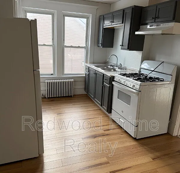2901 Maple Ave #202 — Photo 2