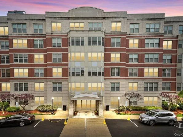 300 Mamaroneck Ave APT 329, White Plains, NY 10605