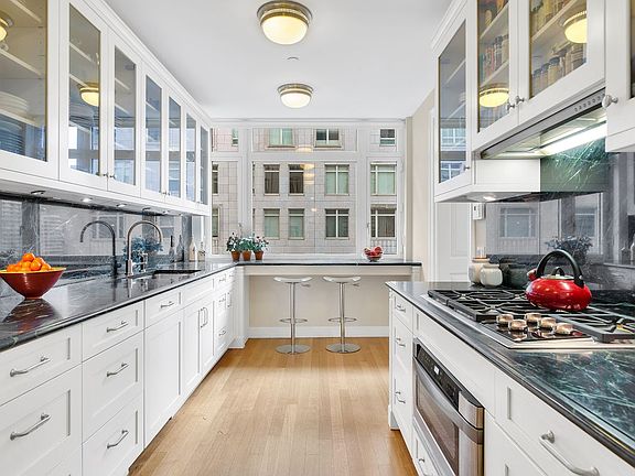 5th image of 15 Central Park W APT 14G