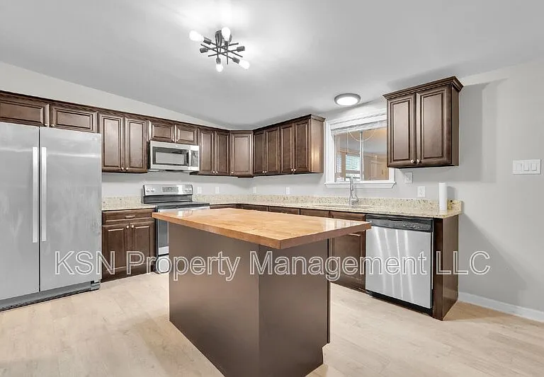117 Windsor Rd — Photo 29