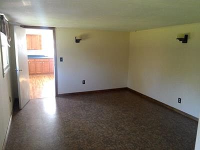 3rd image of 143 Catalpa Dr