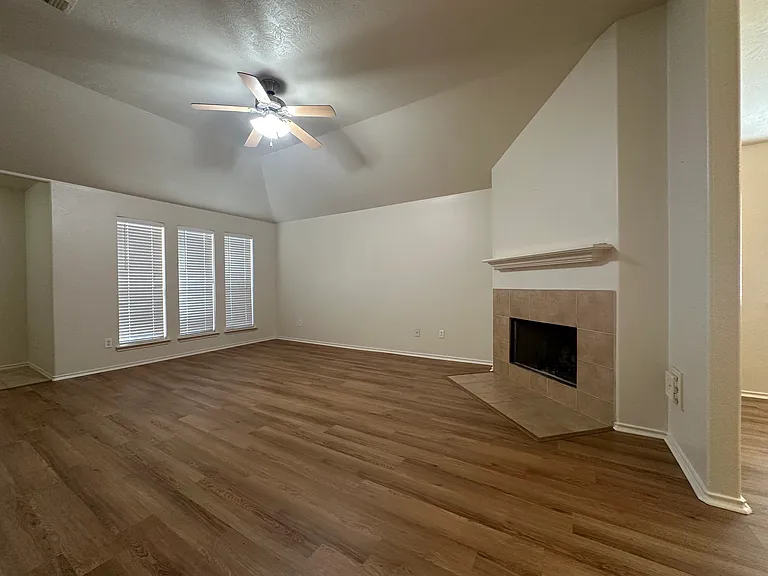 10450 Falling Rapids Ct — Photo 18