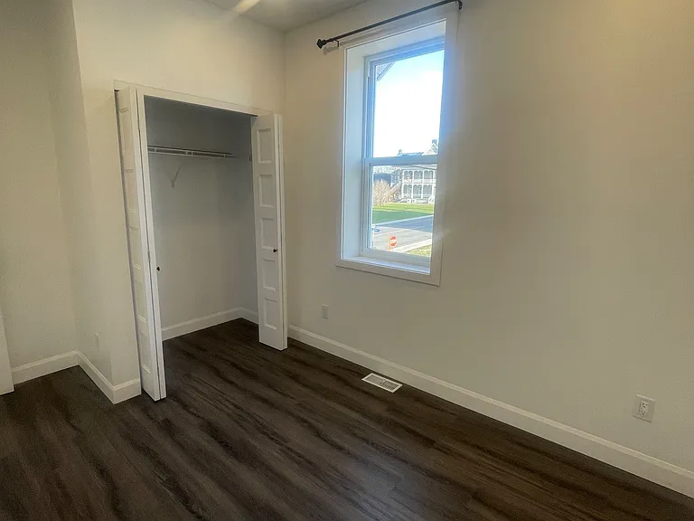 400 Water St — Photo 11
