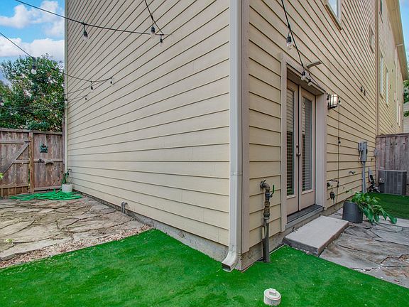 4th image of 2609 Detering St