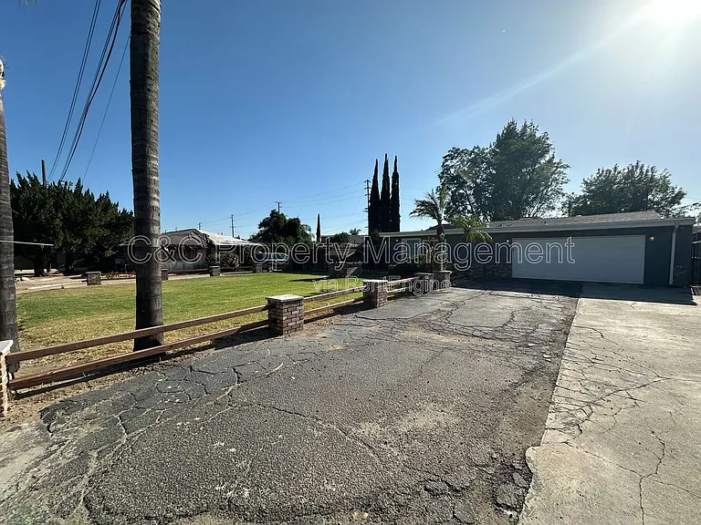 6682 Suzanne Ln — Photo 12