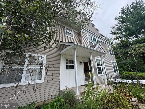 2nd image of 128 Stewarts Ct #806