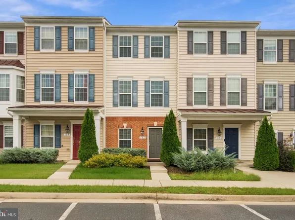 121 Tree Line Dr, Fredericksburg, VA 22405