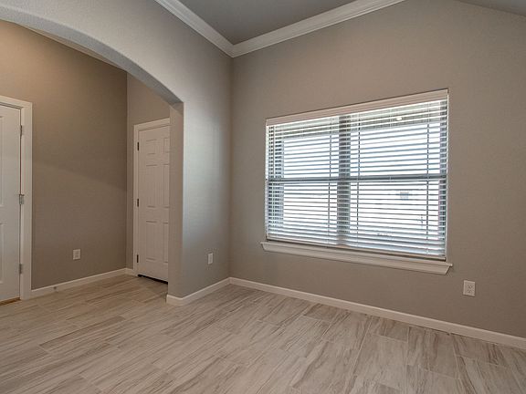 4th image of 4507 W Topeka Ave