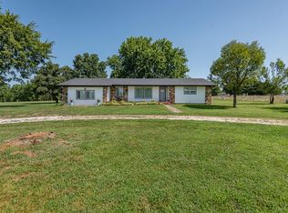 1905 E Webb Road, Ozark, MO 65721