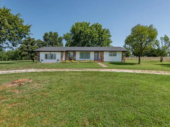 1905 E Webb Road, Ozark, MO 65721