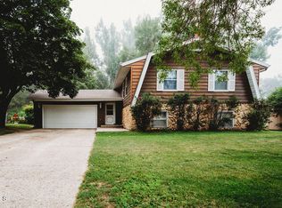 1702 2nd Pl NE, Jamestown, ND 58401