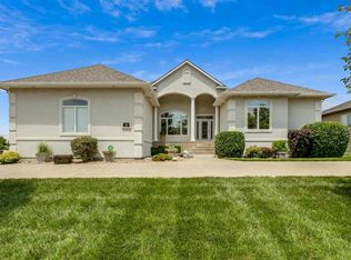438 N Gateway Ct, Wichita, KS 67230