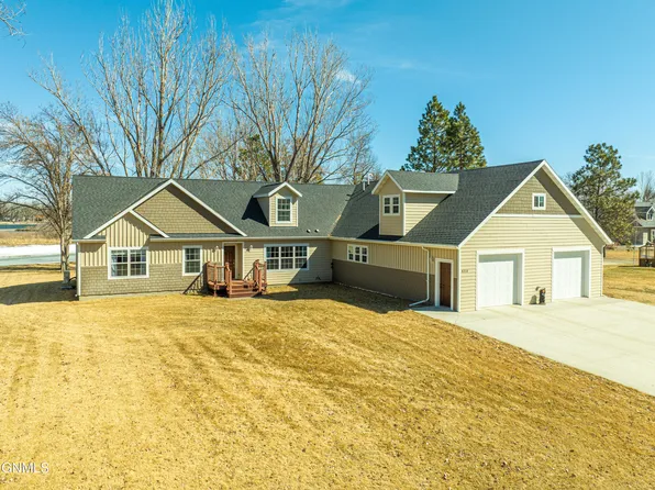 8310 Willow Rd N, Mandan, ND 58554