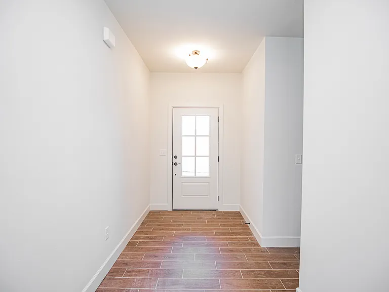 937 Cook Ln — Photo 3
