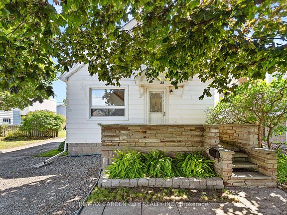 4th image of 38 Oakwood St