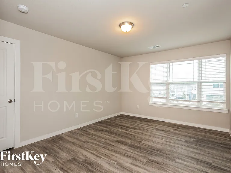 613 Sophia Way — Photo 10